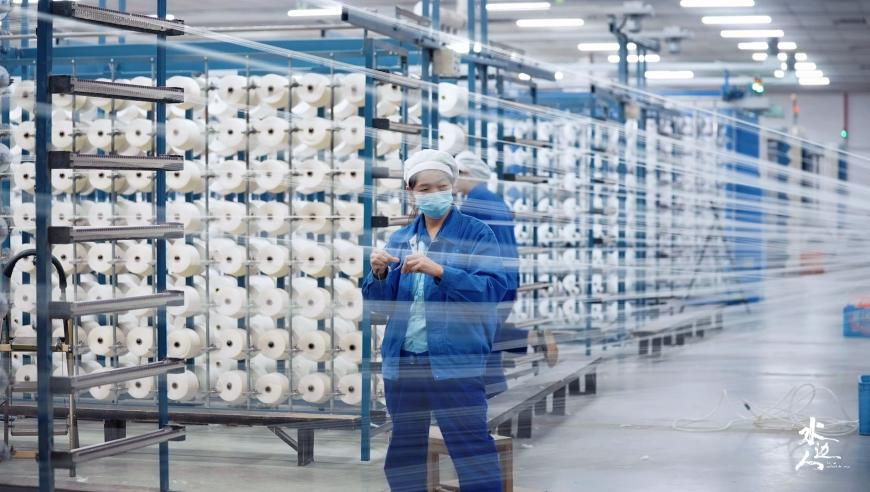 新澳门2025资料查询,男子打赏女主播400万自己啃馒头,广泛的解释落实支持计划_创新版V9.8